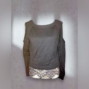 Women’s long sleeve shirt